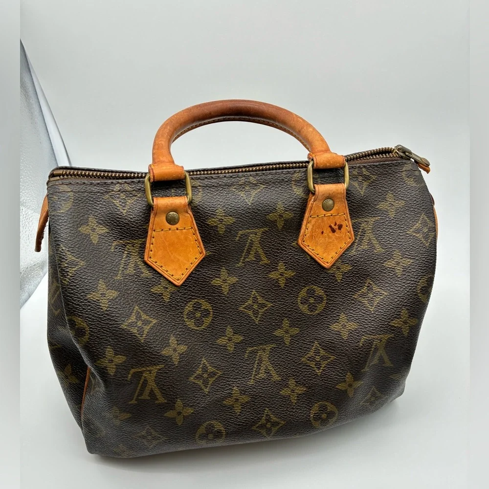 Sold ❌ Louis Vuitton monogram vintage speedy 25 hand bag
